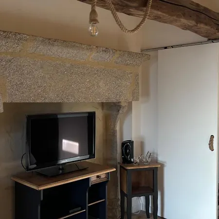 Le Logis Du Petit Lay ベッド・アンド・ブレックファスト レ・ゼルビエ