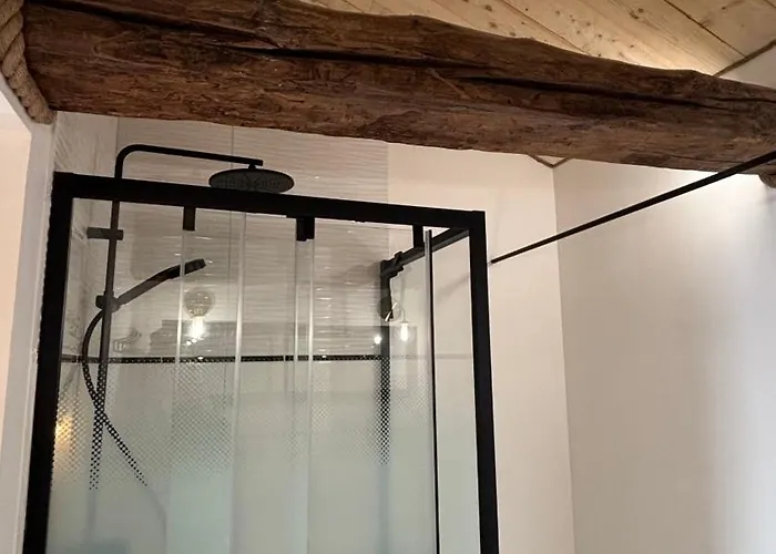 Le Logis Du Petit Lay 3* לז הרבייה