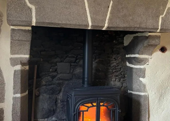 Couette-café Le Logis Du Petit Lay 3*