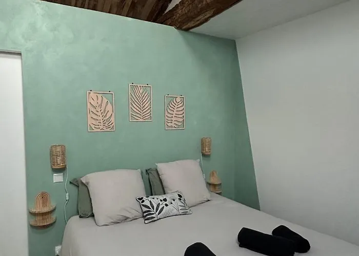 Le Logis Du Petit Lay 3* לז הרבייה