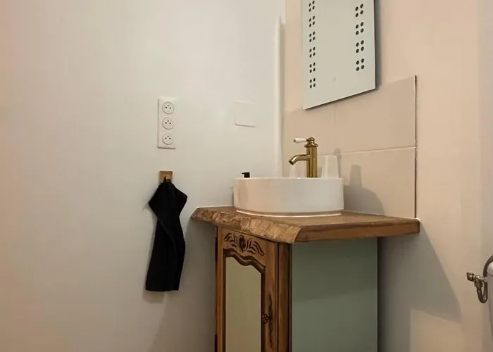 Le Logis Du Petit Lay Couette-café 3*